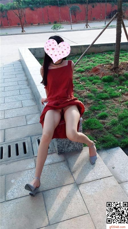 幼師情人真矯情，去哪兒都要我拍紅衣裳