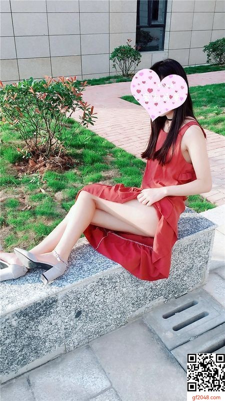 幼師情人真矯情，去哪兒都要我拍紅衣裳