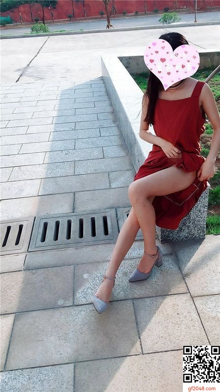幼師情人真矯情，去哪兒都要我拍紅衣裳