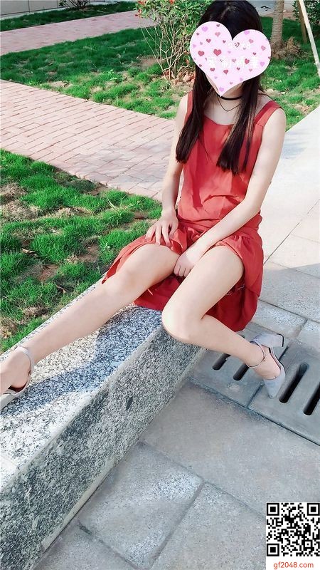 幼師情人真矯情，去哪兒都要我拍紅衣裳