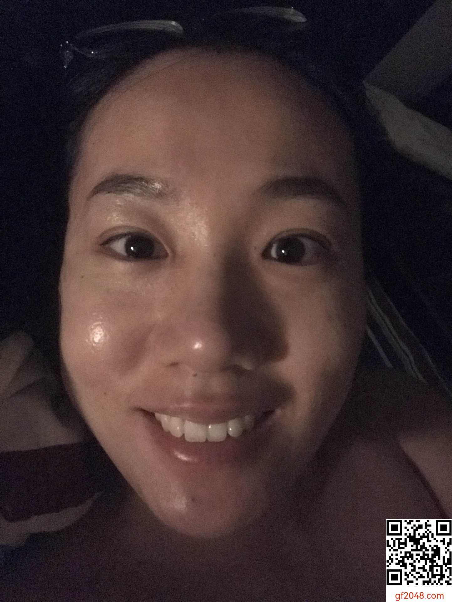 我老婆劉珊，剃了毛再掰開看，很漂亮