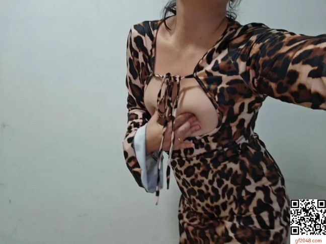 超诱人骚老婆[12P]