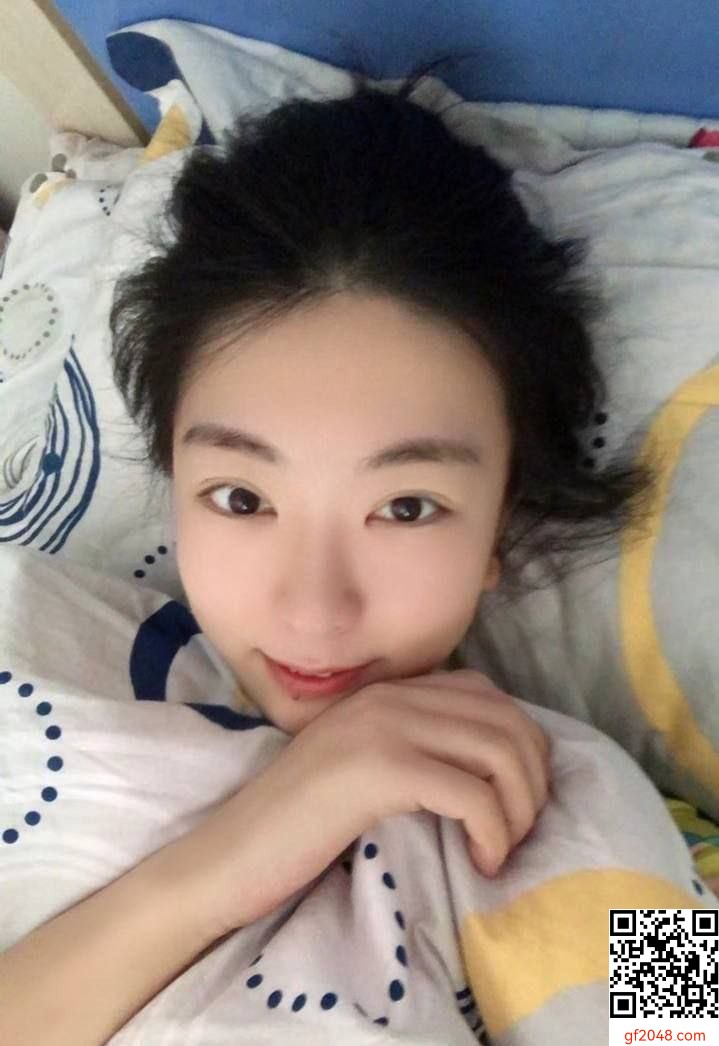 戴眼镜的小妹妹想不到这么骚[10P]
