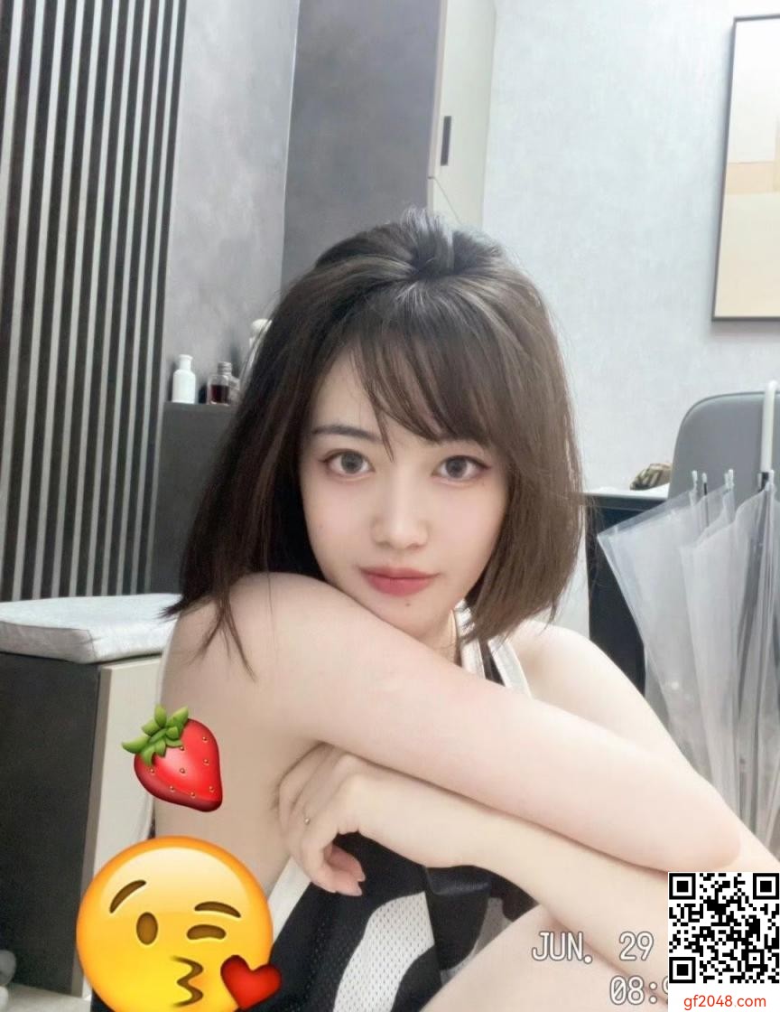 最近搞定的美女 [18P]