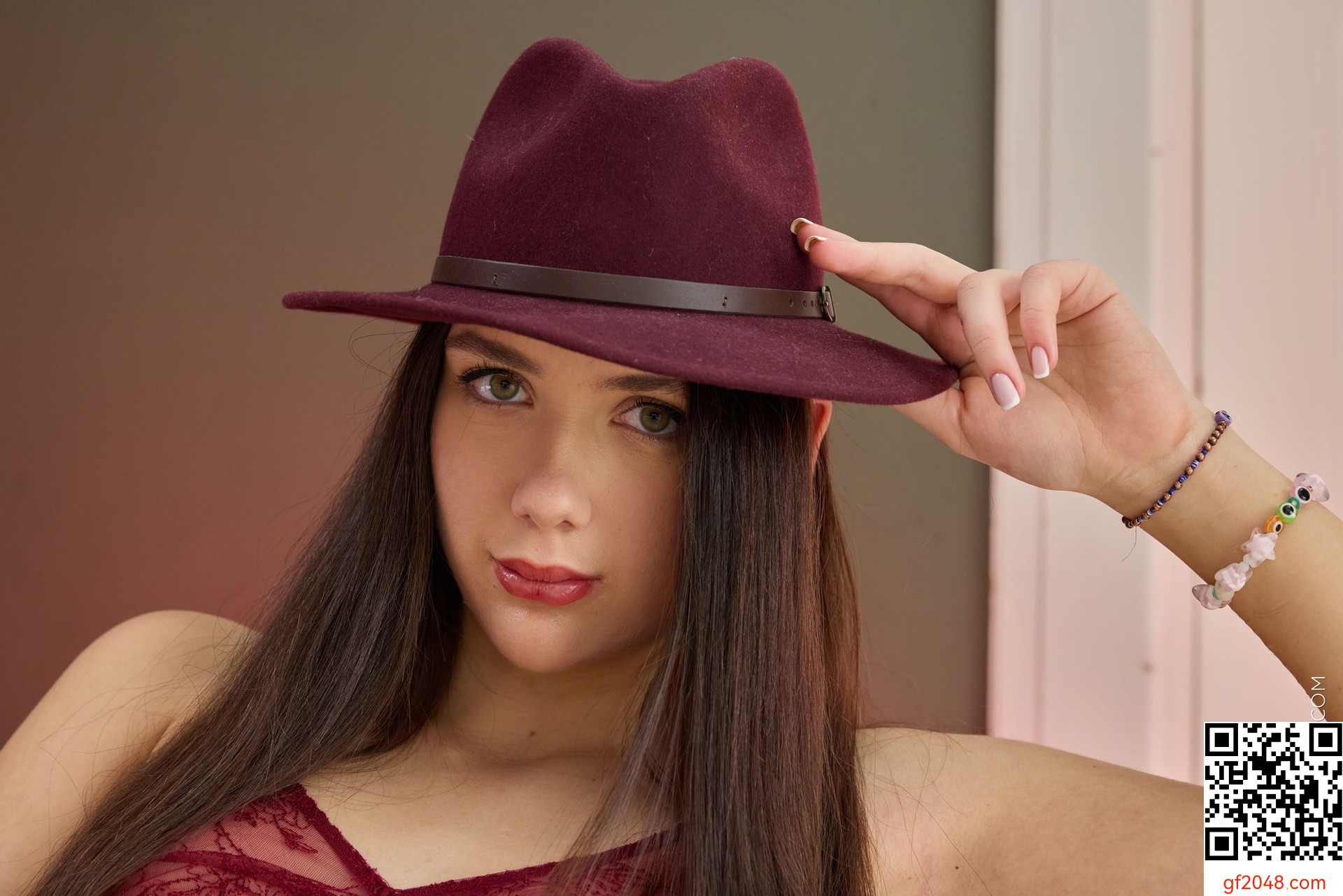 [UltraFilms] Vixi Rafi - Fashionable Morning - 83P