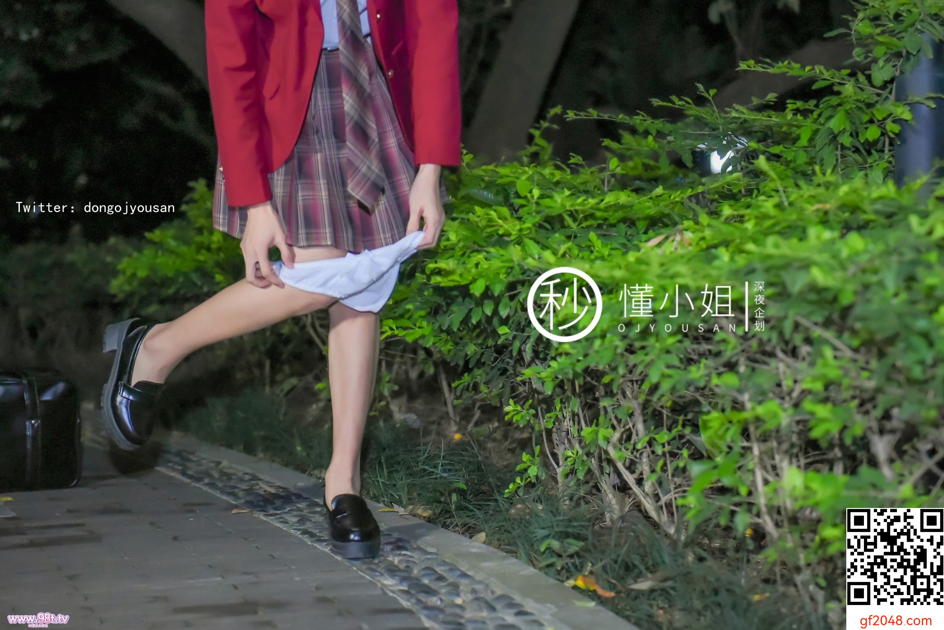 董小姐-放学后抓娃娃公园卖原味引诱小帅哥[31P]