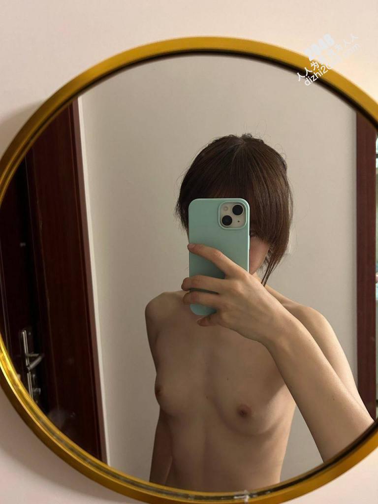 纤细身材可爱风美少女【30p】