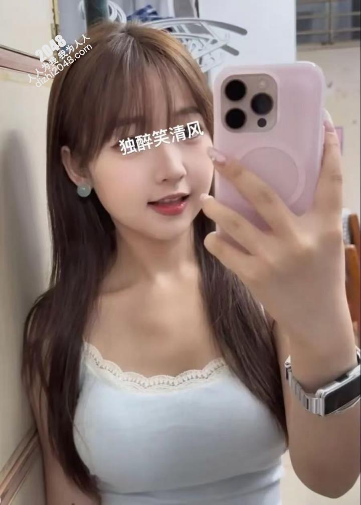 眼睛这里轻微马赛克，长得还不错【21P】