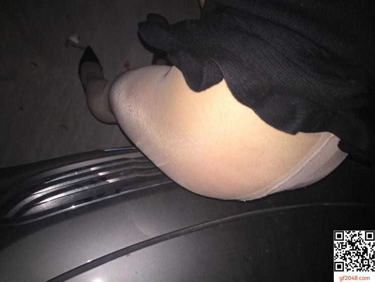 女炮友穿絲襪出來車震  (17P)