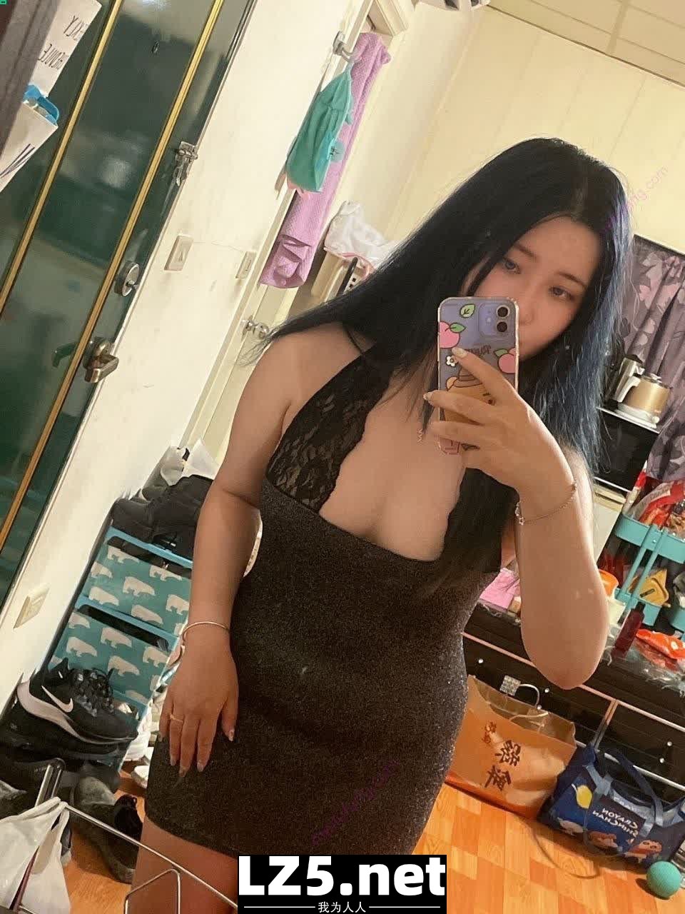 騷騷肉肉妹子  (14P)