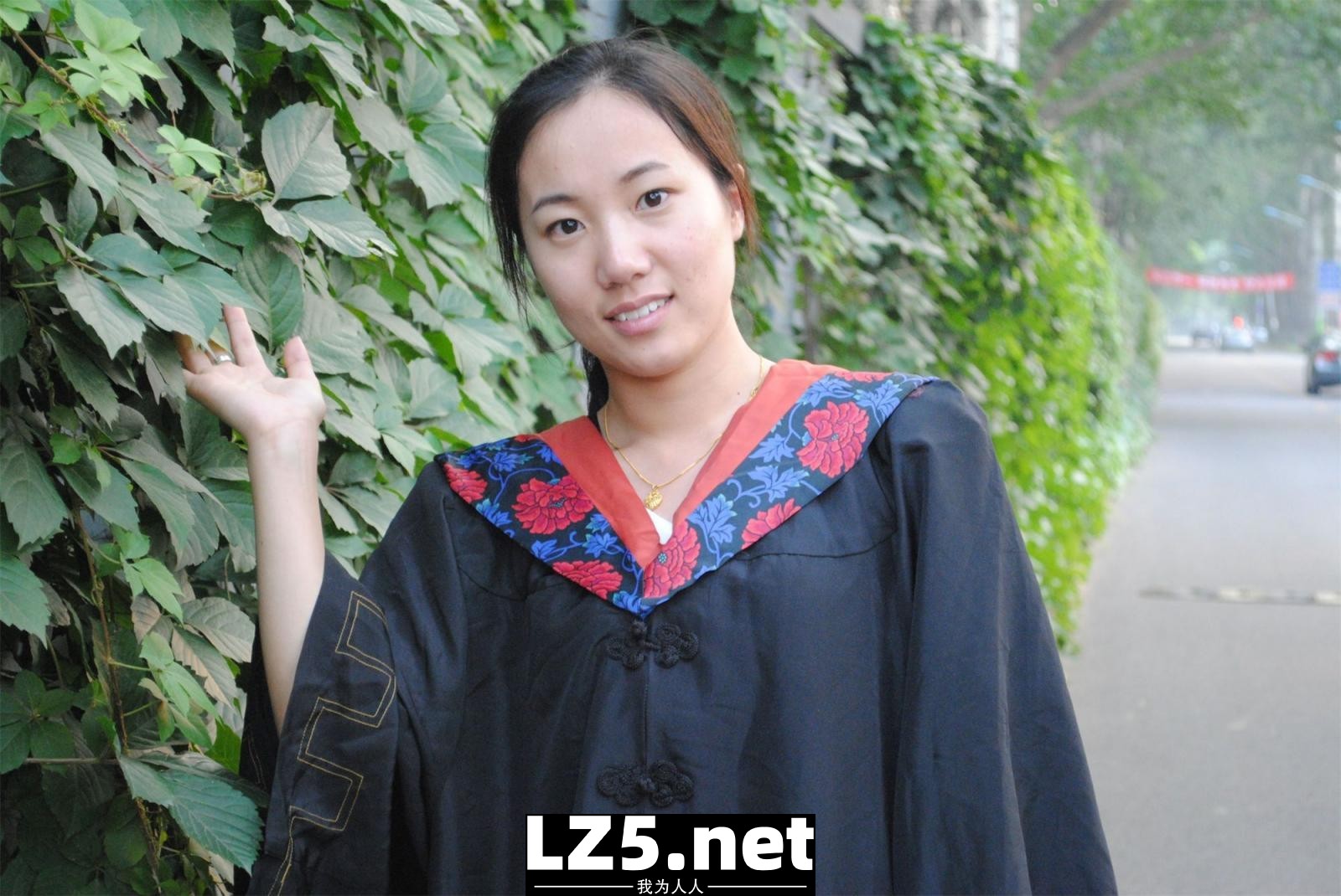一个30岁的大屁股少妇，在自己就可以拿玩具玩穴了，非常值得偷情的极品反差婊[233P]