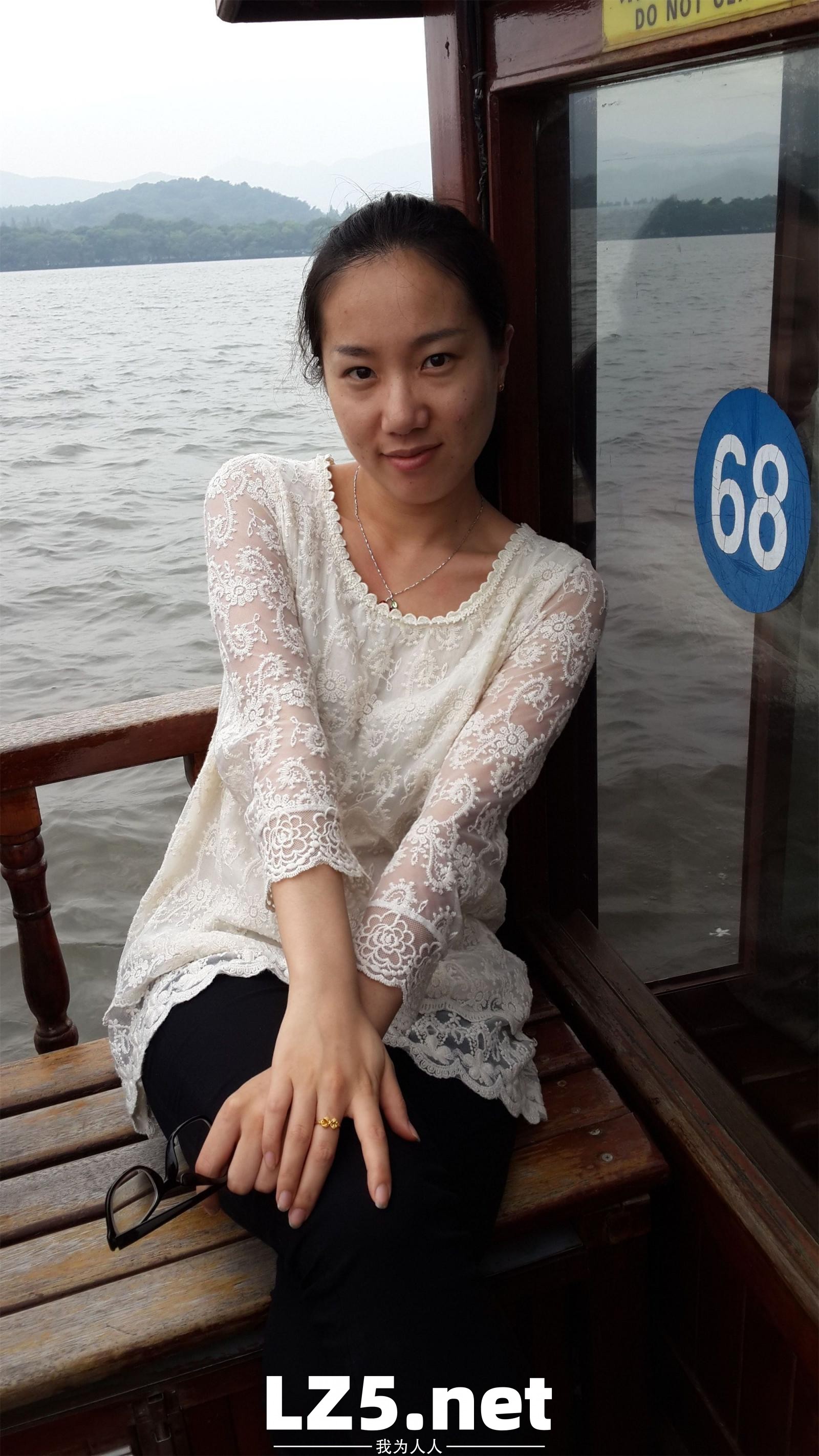 [露脸]偷情的女人水真多，肉棒都给抛光了，酒店约炮肥臀骚穴不容易满足[156P]
