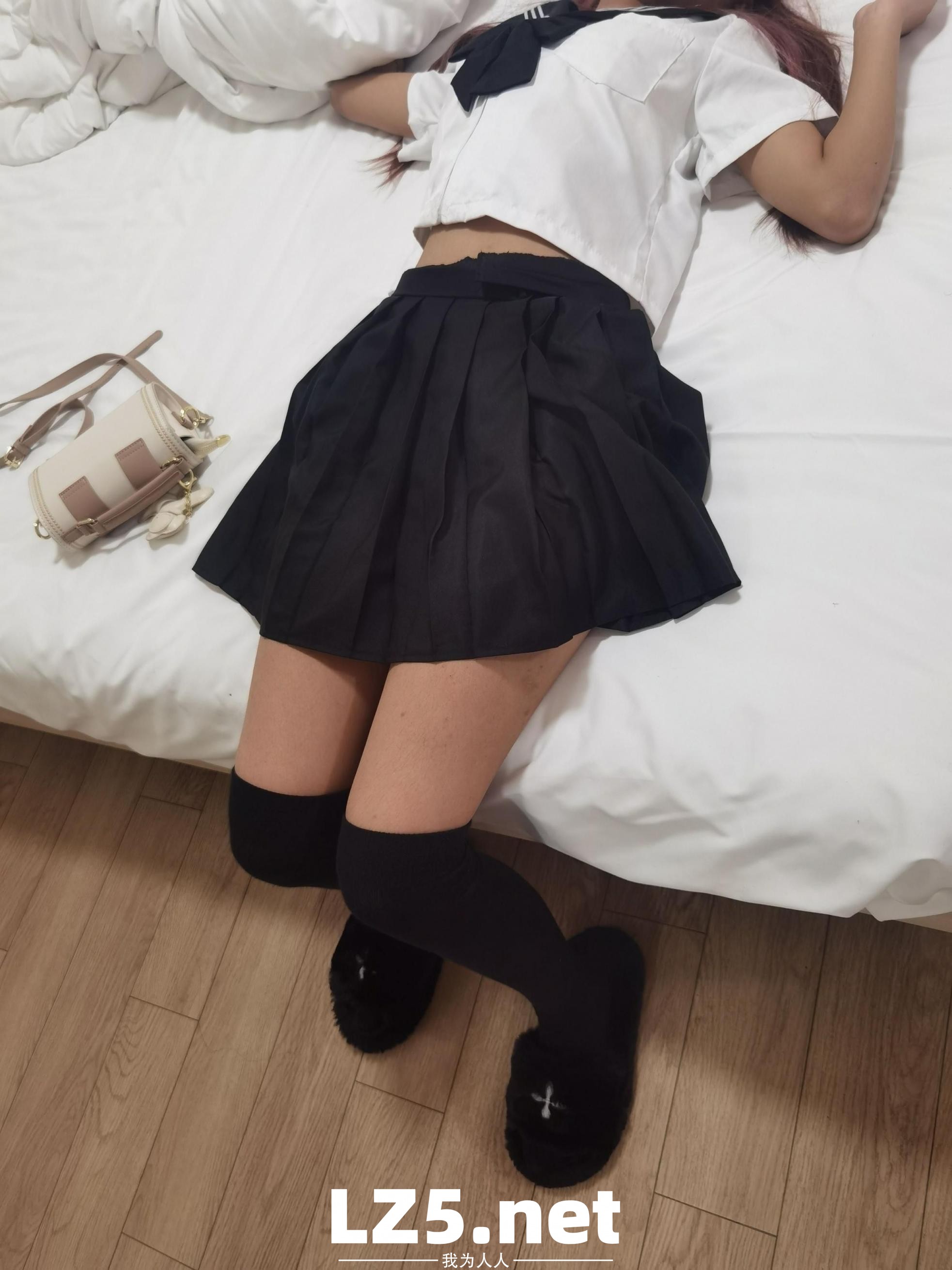 十足的骚货 [30P]
