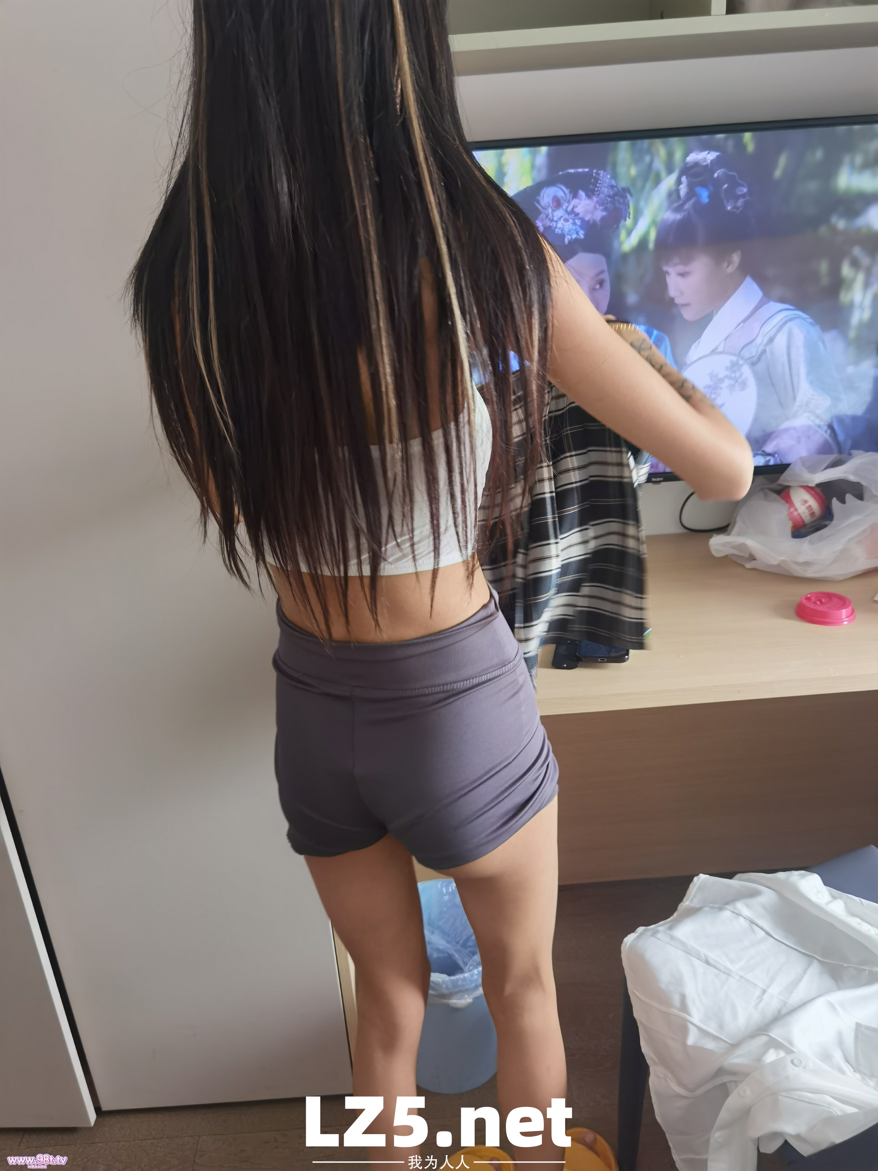 冠绝堂里的顶级美腿 清纯JK加笔直超长美腿 极品排骨身材 学妹气息铺面而来 谁能想到私下是个超级骚货小母狗呢【37P+手势验证】