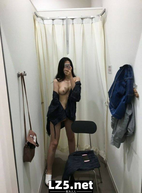 白虎妹子誘惑男友  (11P)