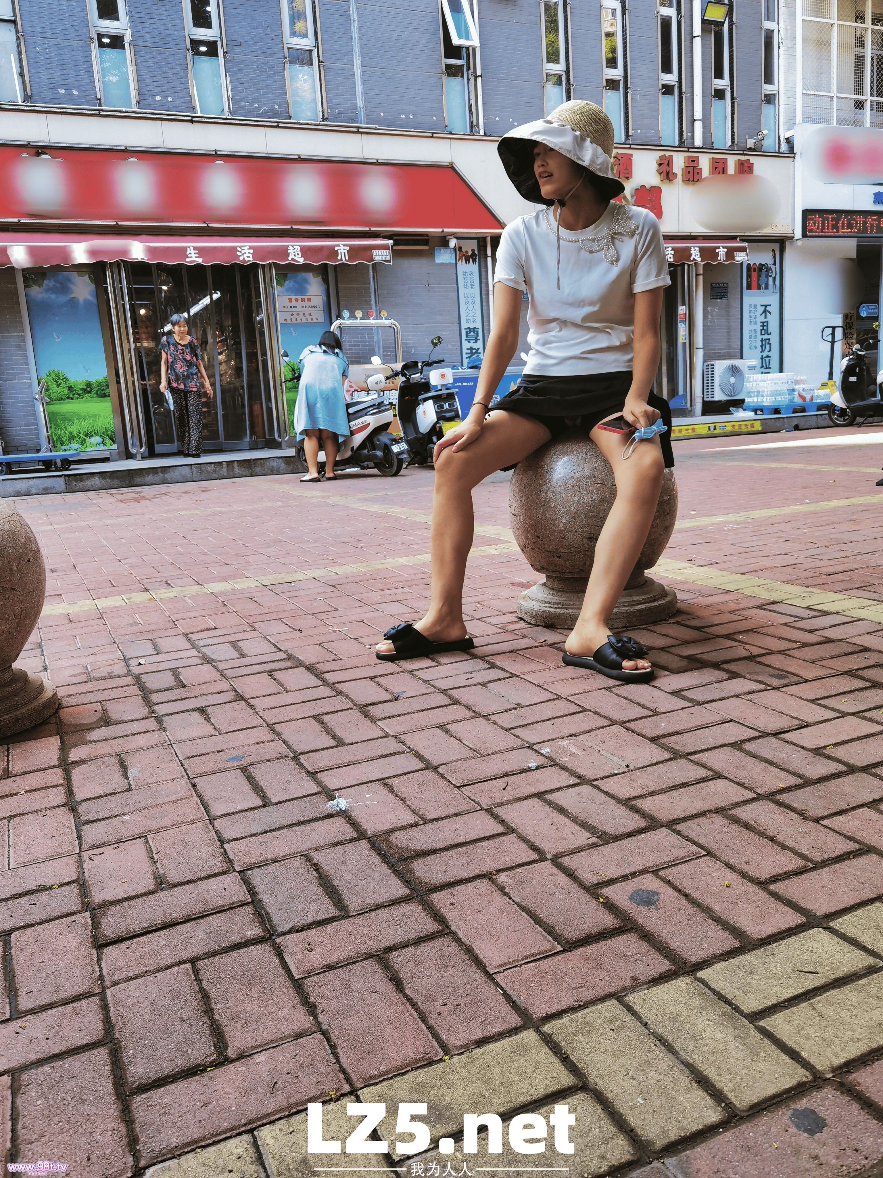 露脸人妻外拍15[33p]