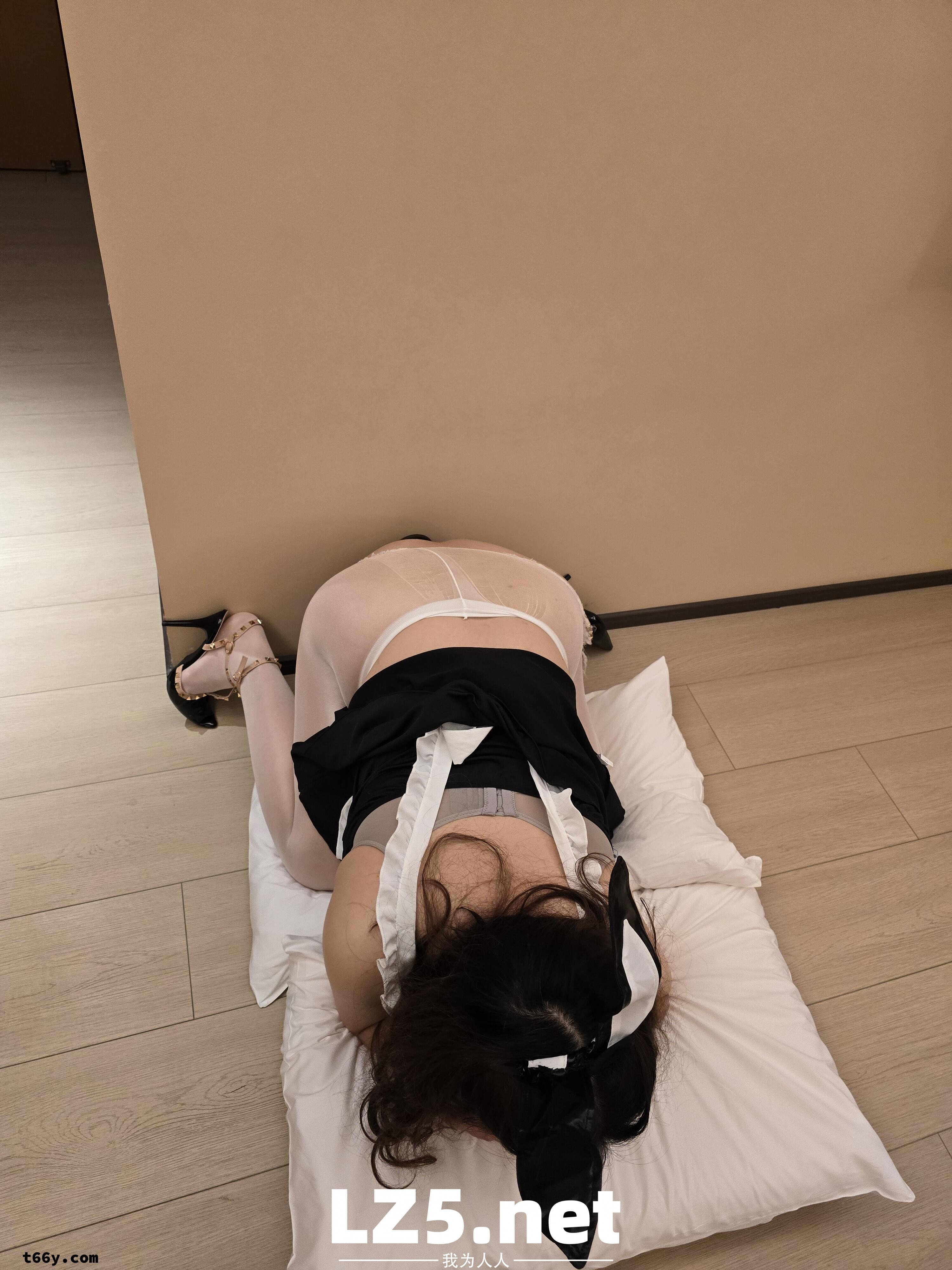 [原创]微坦母狗丝袜高跟调教第三帖[63P]