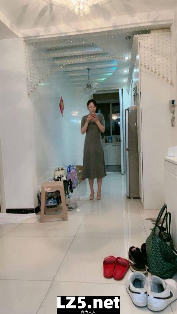 人前是真纯，人后是真骚［40P］