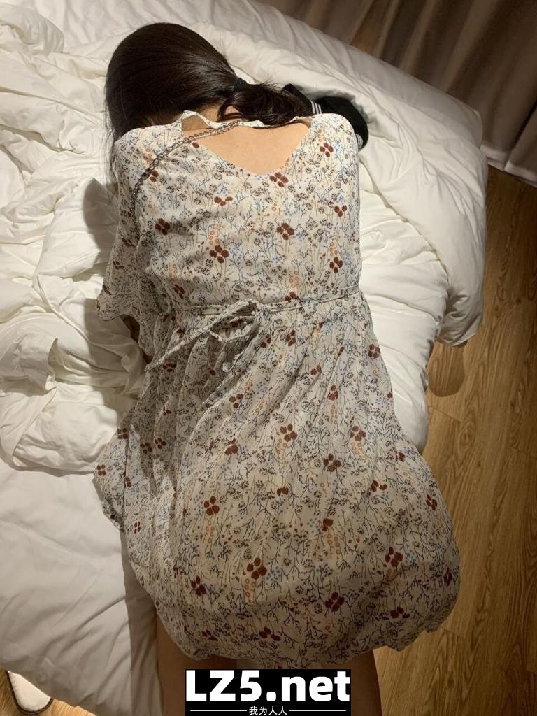 [自拍] 挺起翹臀 等待  (21P)