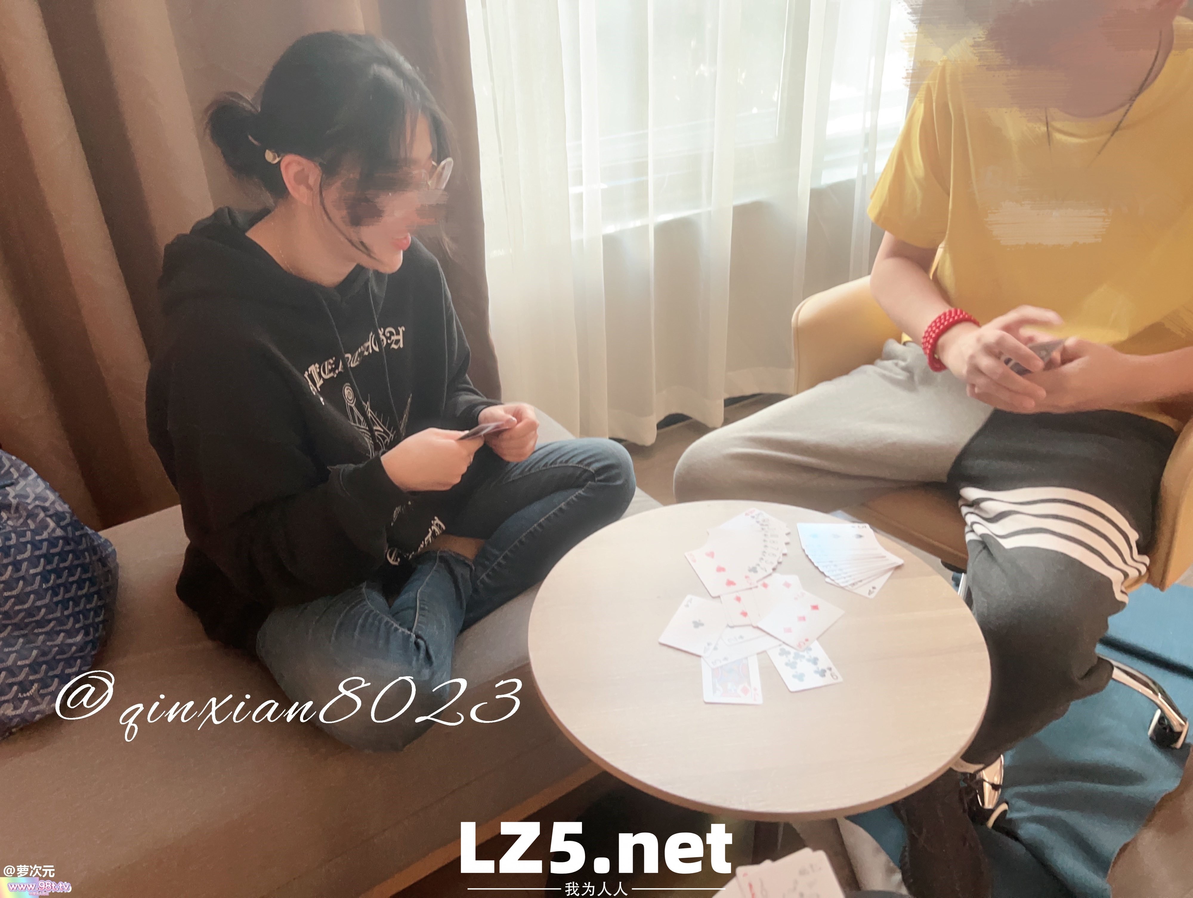 反差在校人妻教师[254P]
