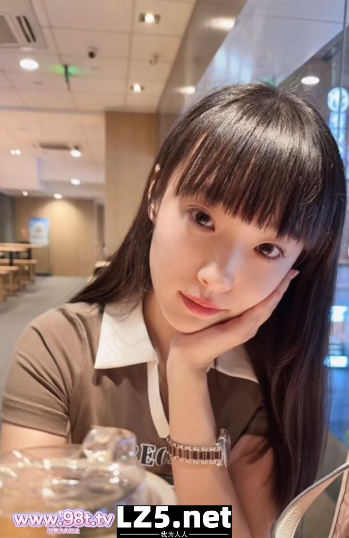 爱露出的小美女_[50P]
