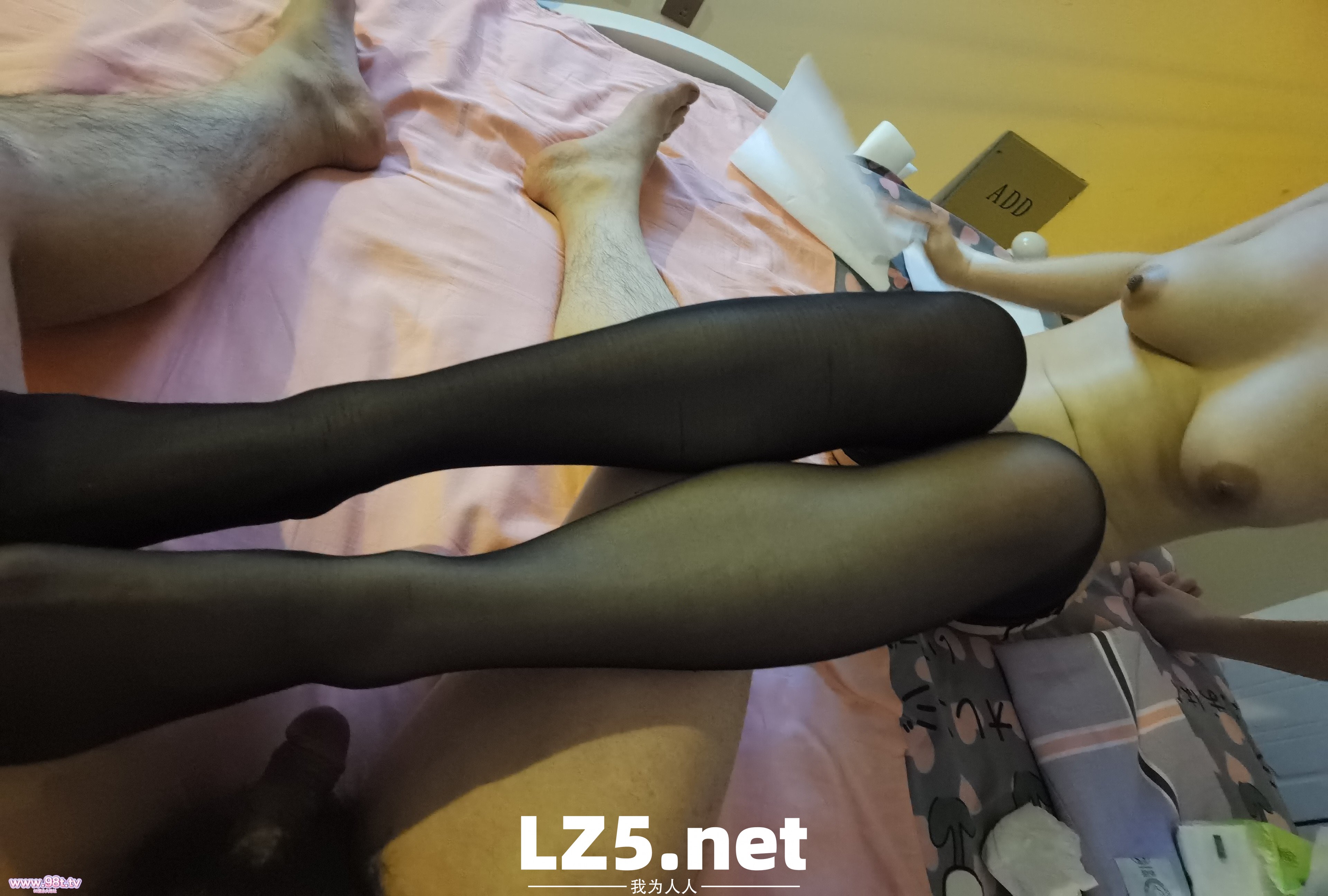 这些年嫖的很不错的两个黑丝少妇给大家看一下 美腿无敌 奶子舒服【62P】