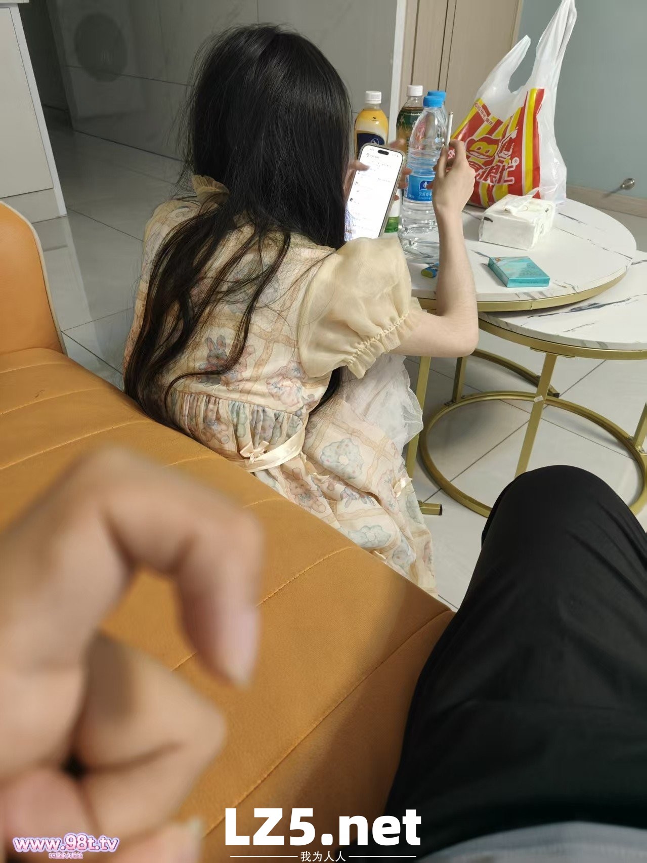 王者荣耀国标小萝莉，抖音直播网红女神却线下反差可爱【46P+手势验证】