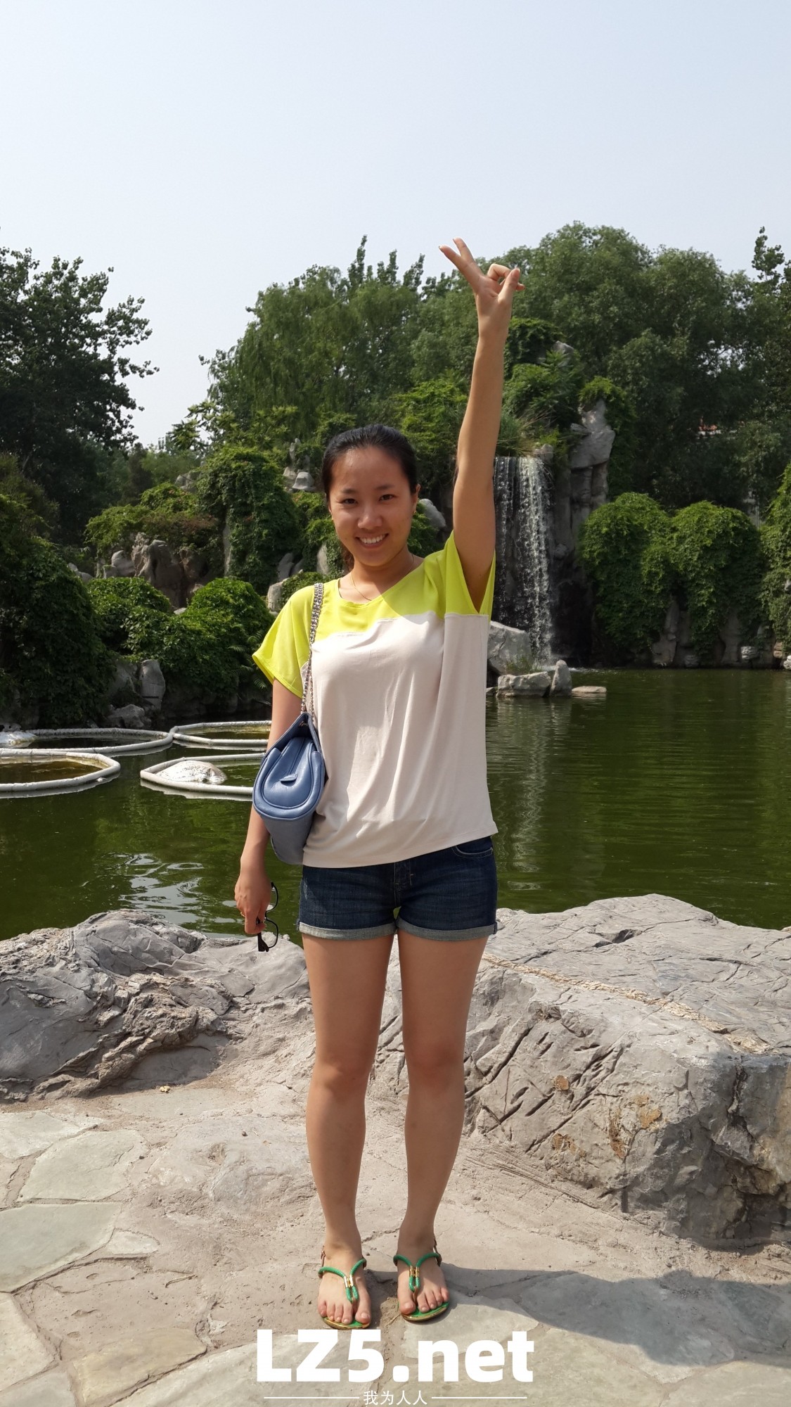 美豔人妻劉珊,云盤海量私拍流出,十年淫片見證嬌娃騷化曆程  (438P)