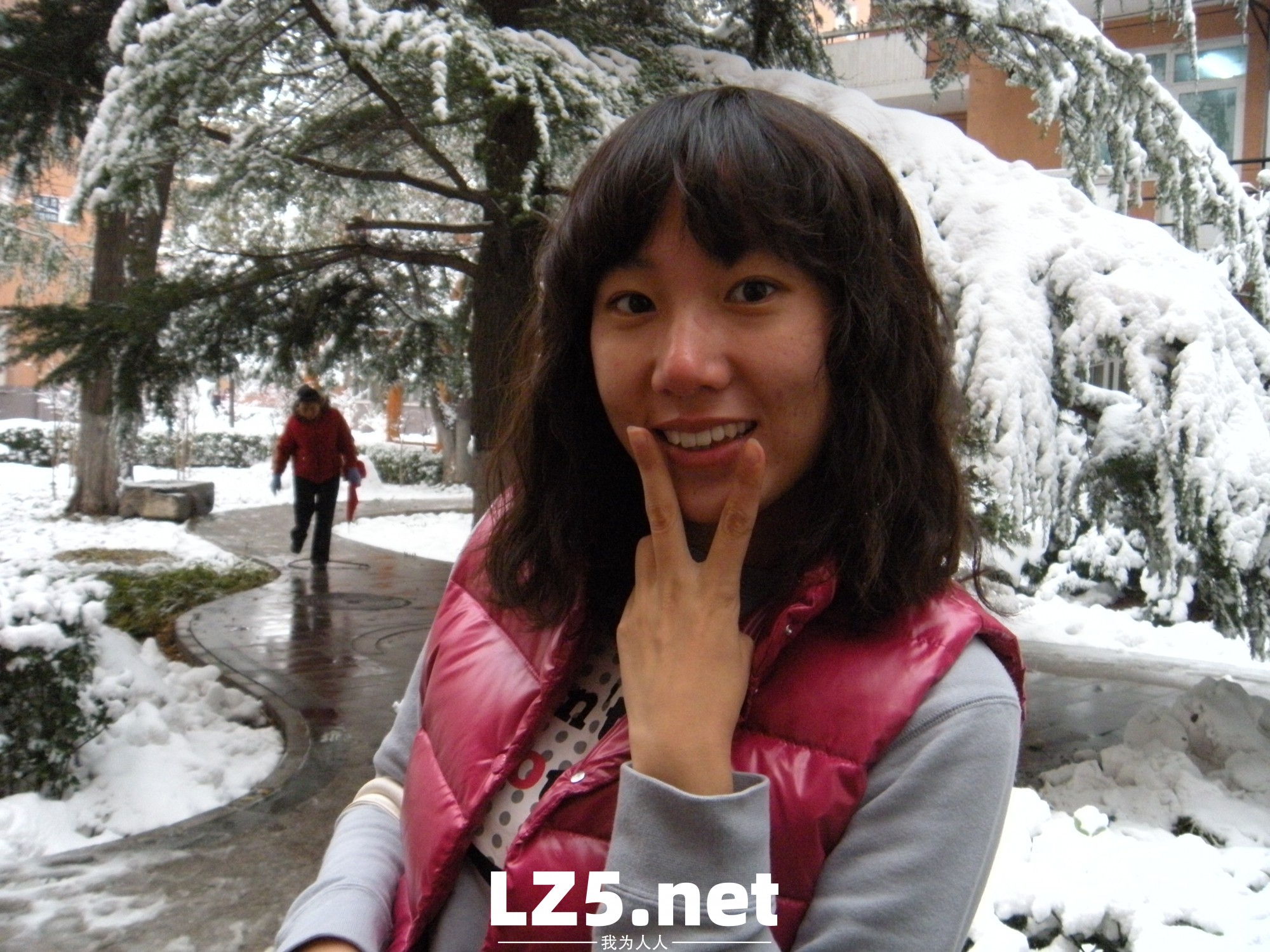 美豔人妻劉珊,云盤海量私拍流出,十年淫片見證嬌娃騷化曆程  (438P)
