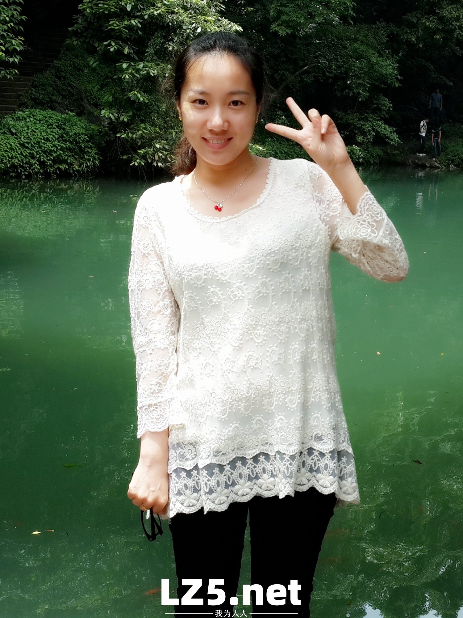 美豔人妻劉珊,云盤海量私拍流出,十年淫片見證嬌娃騷化曆程  (438P)