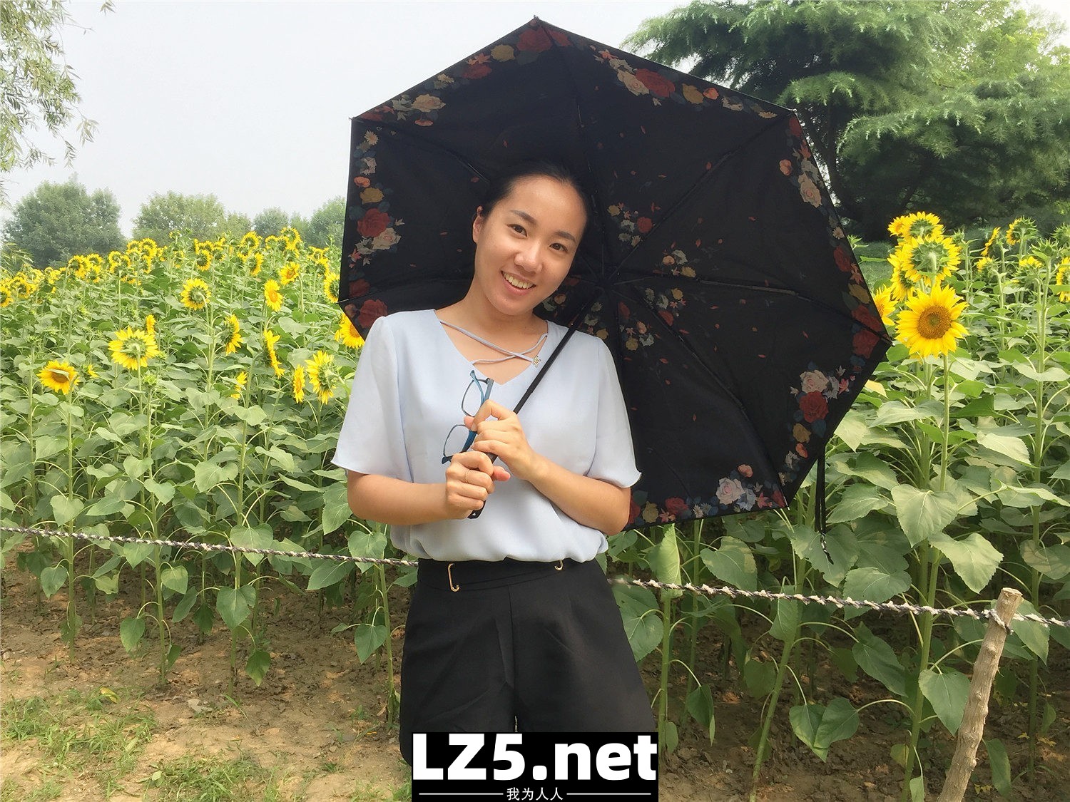 美豔人妻劉珊,云盤海量私拍流出,十年淫片見證嬌娃騷化曆程  (438P)