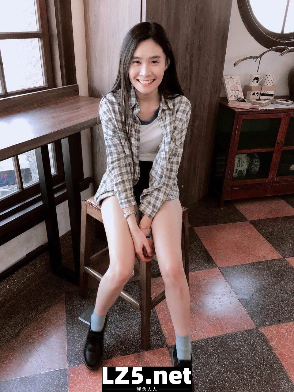 美女教师私拍淫照[12P]