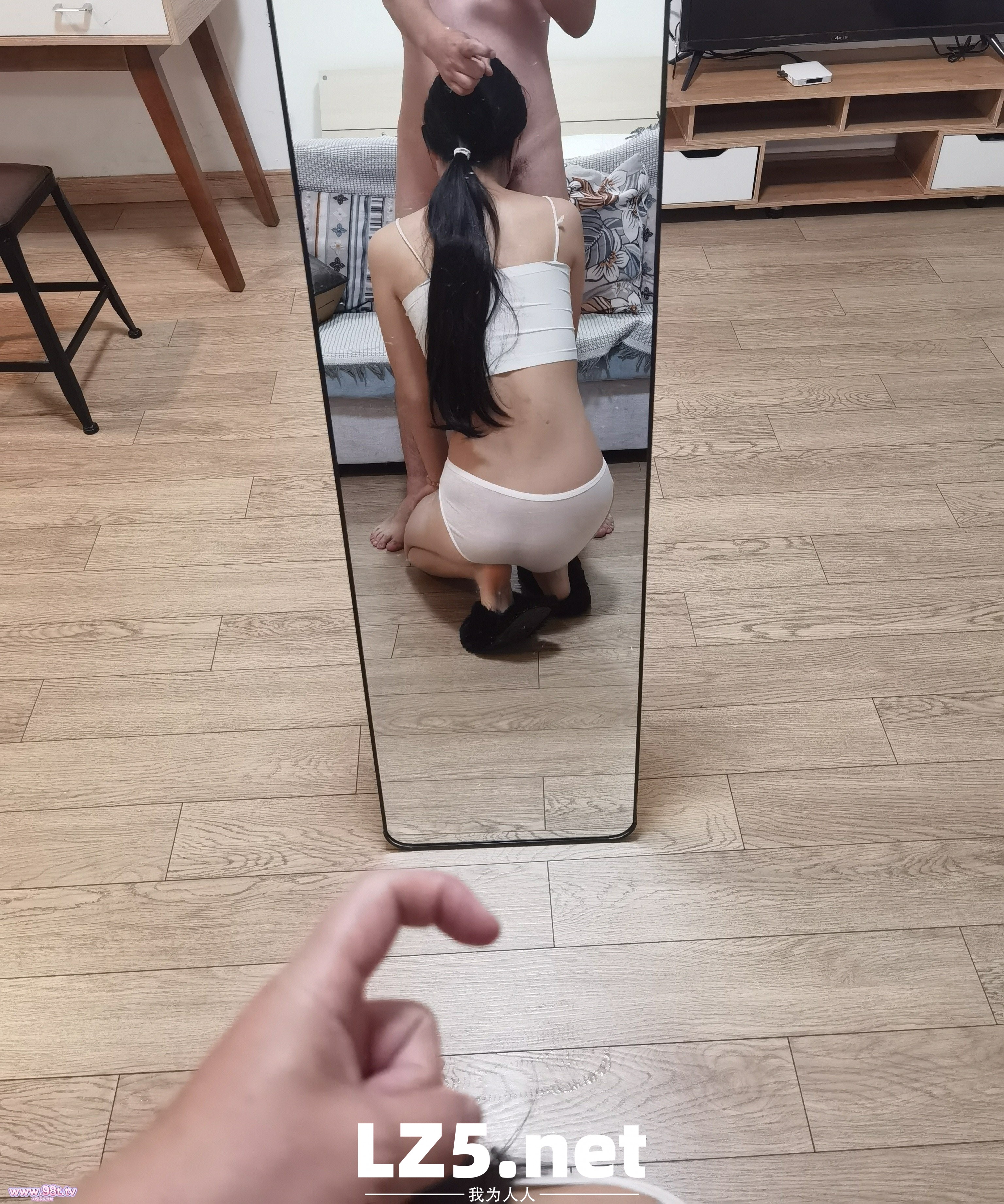 纯白吊带少女镜前口交【36P+手势验证】