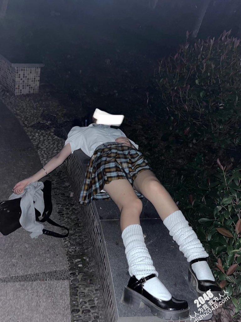 长得是真不错反差婊高跟鞋足控颜控可以进来看看了 [25P]