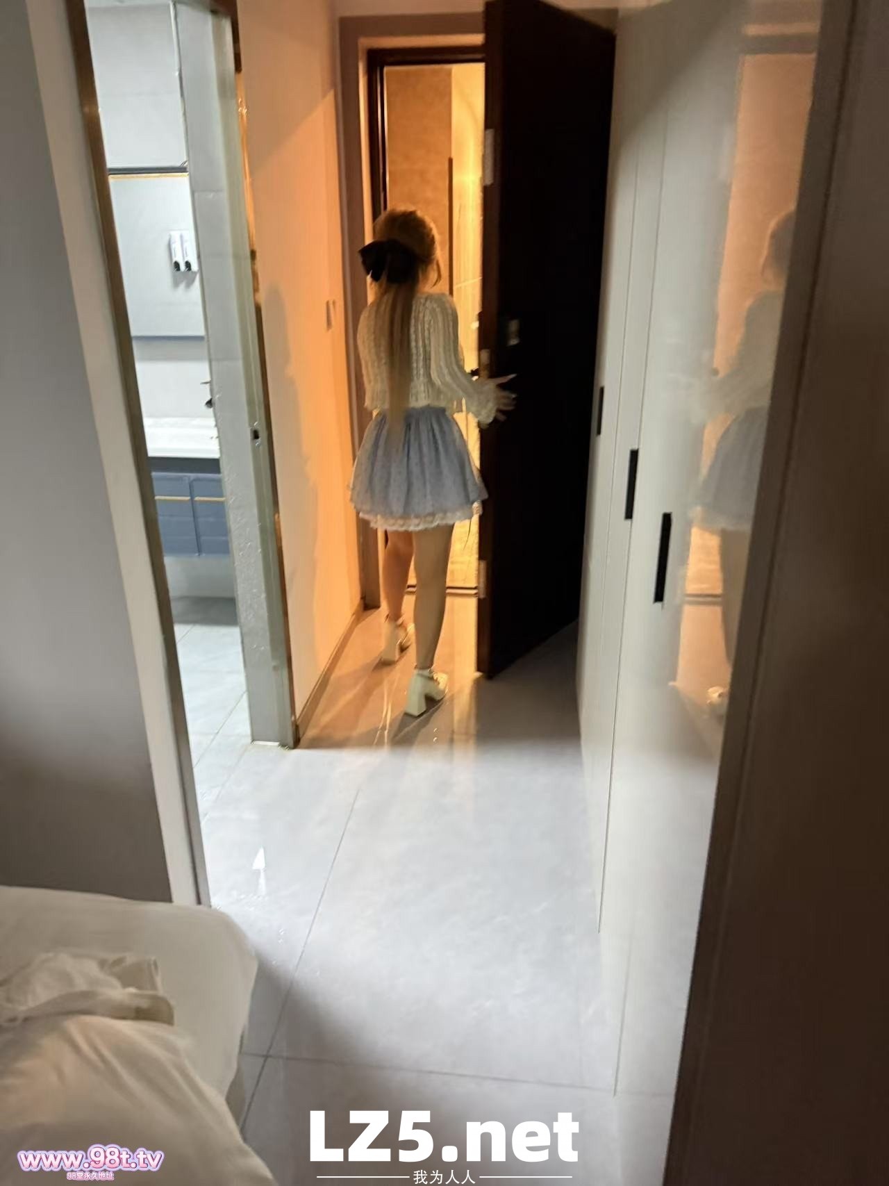 精致陪玩电竞女kitty小猫咪------1+2+各种日常情趣制服，聊天记录剧情【46P+手势验证】