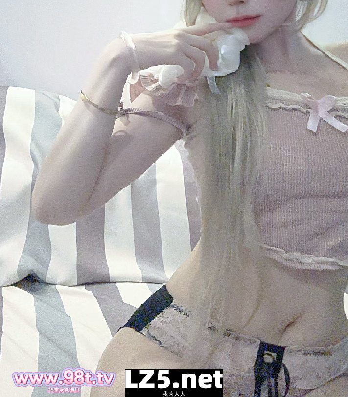 精致陪玩电竞女kitty小猫咪------1+2+各种日常情趣制服，聊天记录剧情【46P+手势验证】