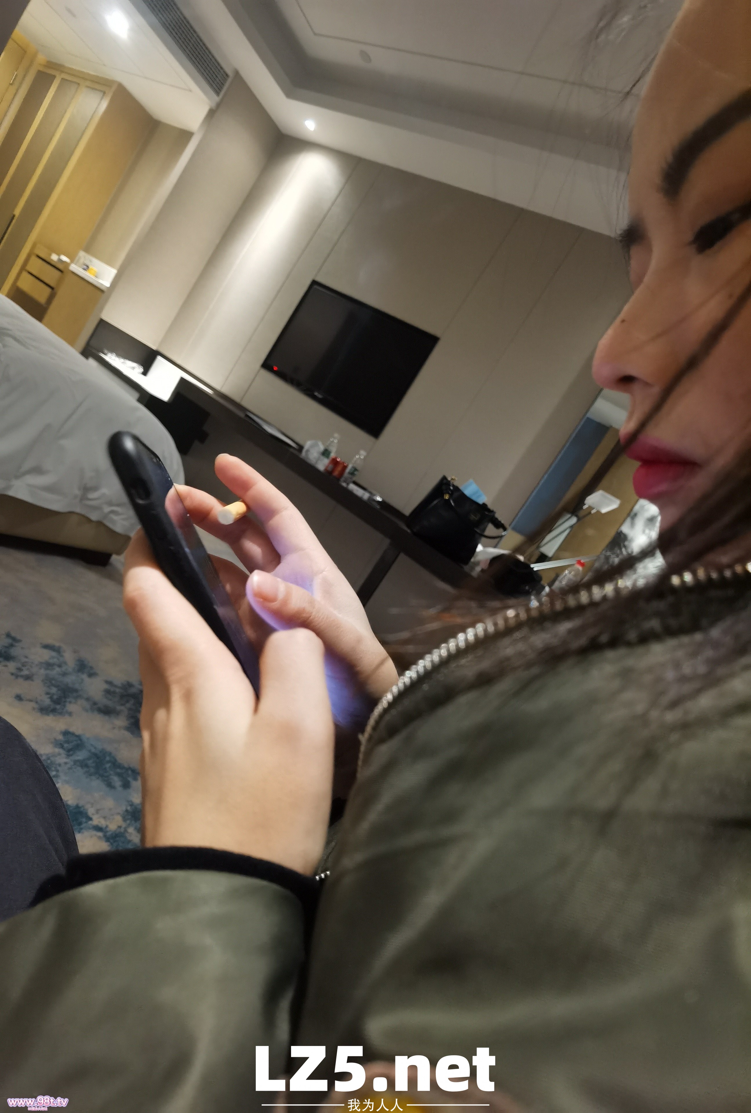 她说她只是妹妹 妹妹说紫色更有韵味【18P+16P+32P+4P+11GIF+露脸+生活照】
