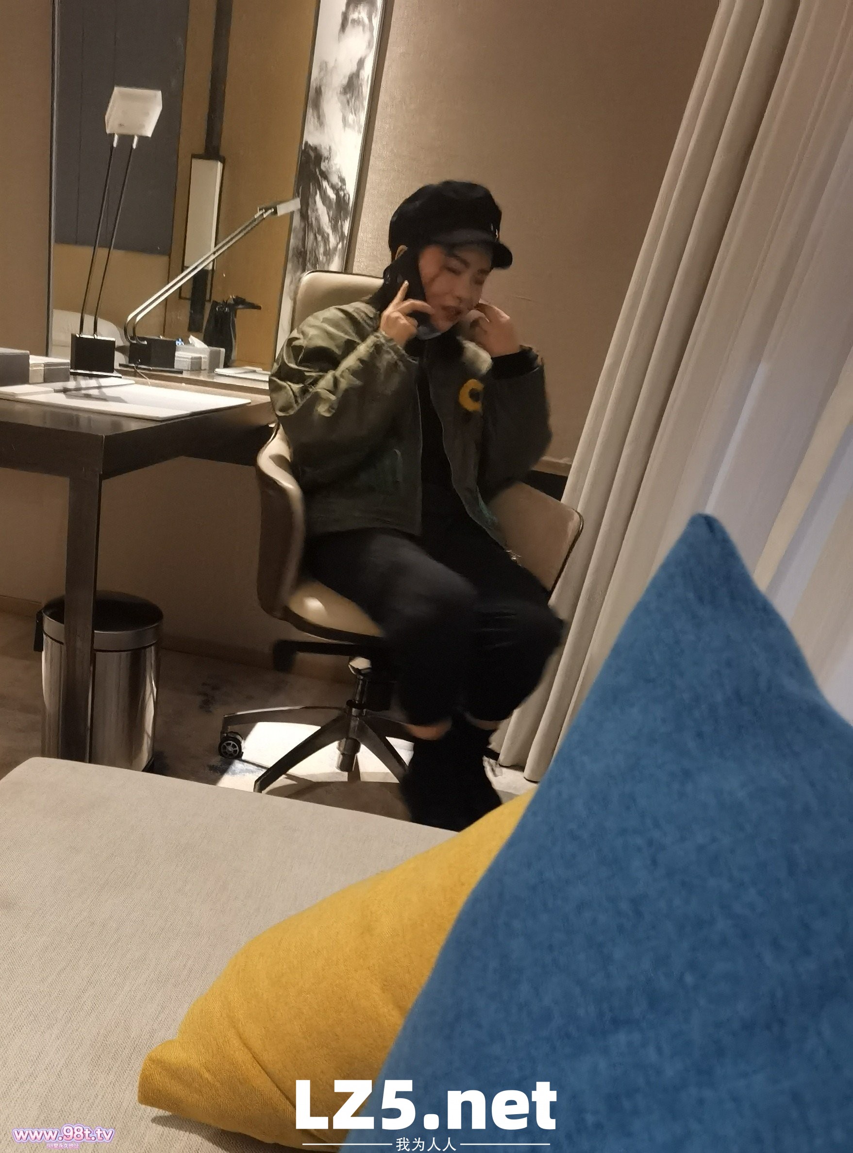 她说她只是妹妹 妹妹说紫色更有韵味【18P+16P+32P+4P+11GIF+露脸+生活照】