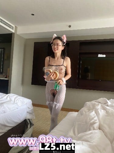 眼睛妹【25P】