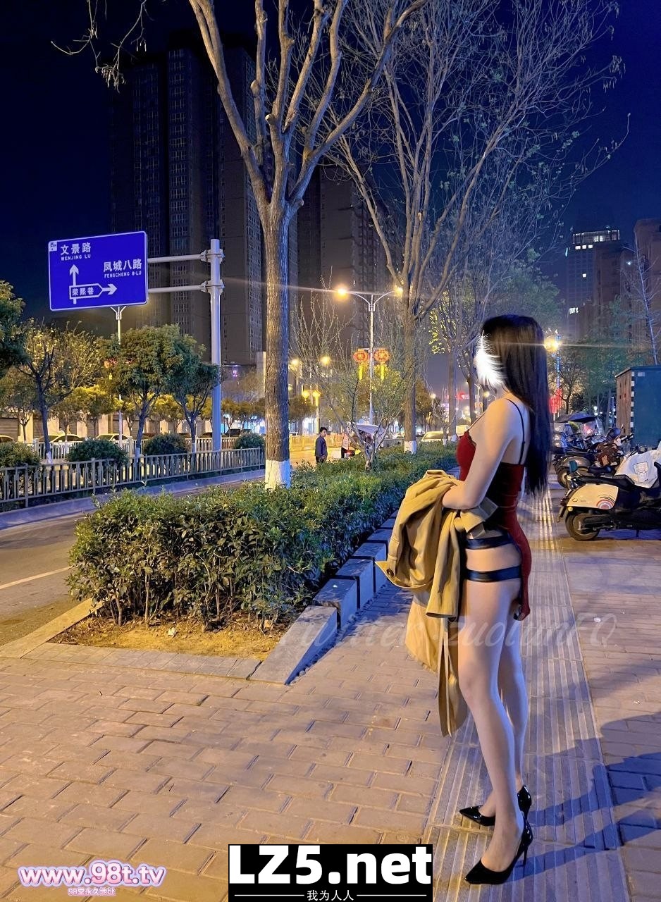 西安极品美女户外露出绿帽献妻多人淫趴调教男奴[120P]