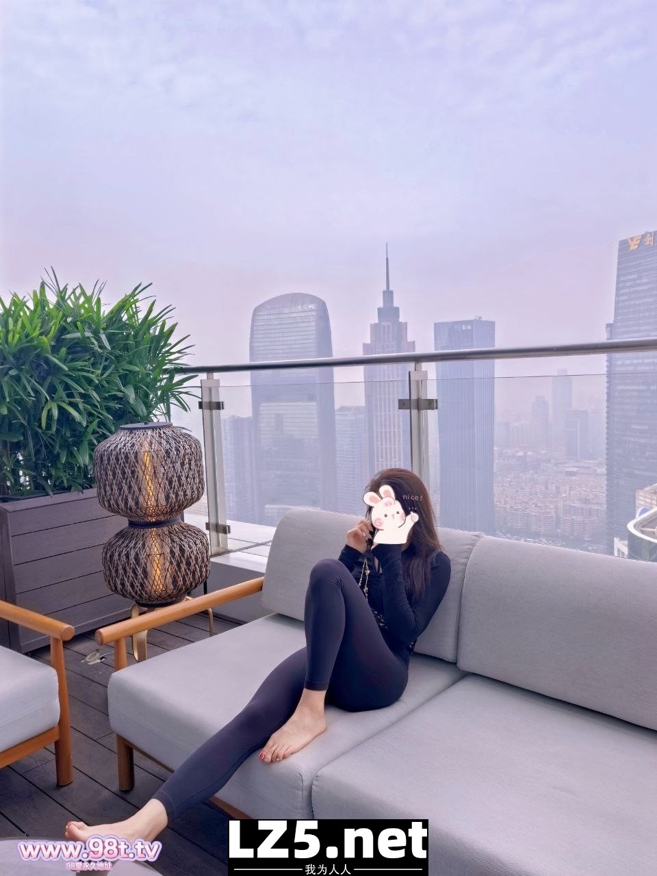 西安极品美女户外露出绿帽献妻多人淫趴调教男奴[120P]