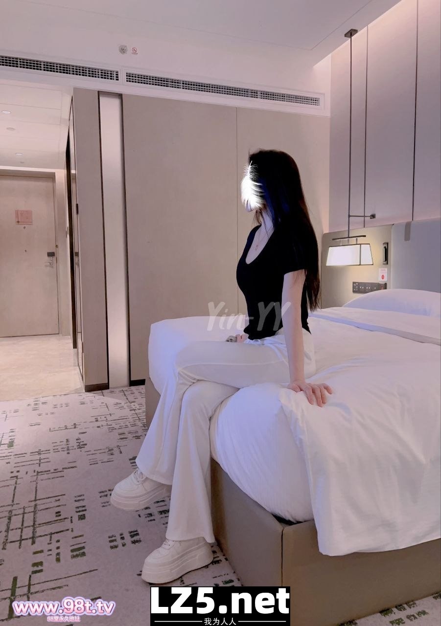 西安极品美女户外露出绿帽献妻多人淫趴调教男奴[120P]
