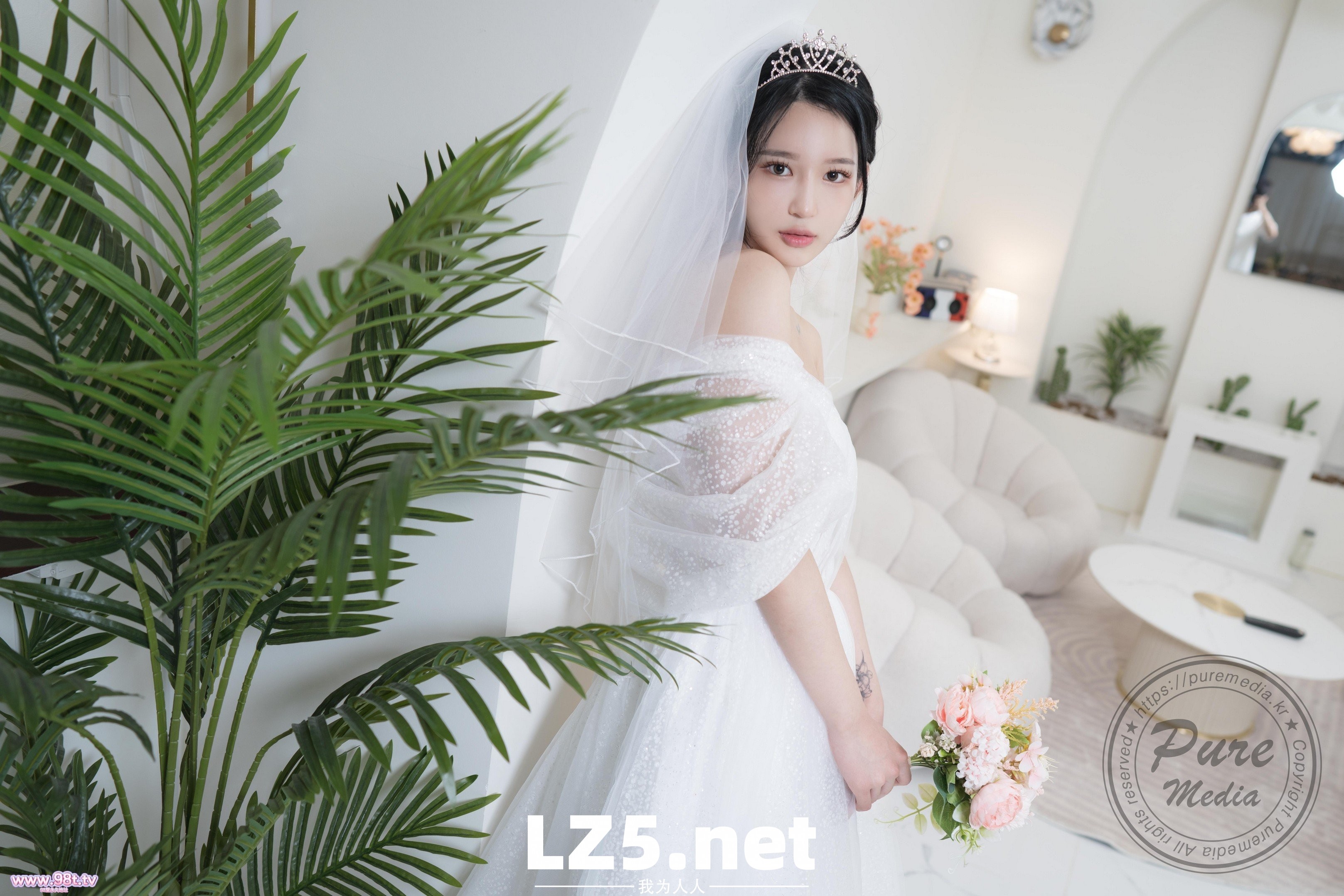 Yeha女神新娘漂亮花苞粉嫩幸福婚纱照-上篇[31P]