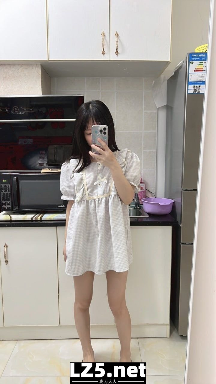 在学妹手机内发现的自拍[11P]