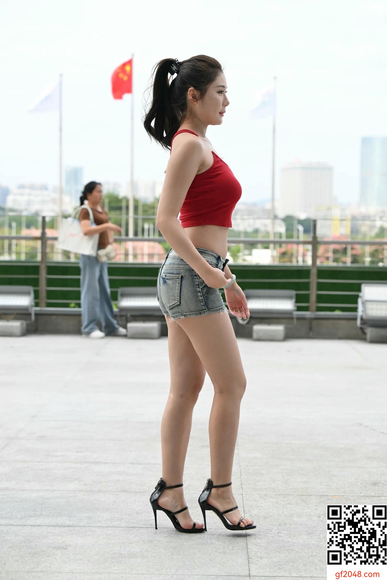 【網路收集系列】熱褲美腿美足美女【60P】