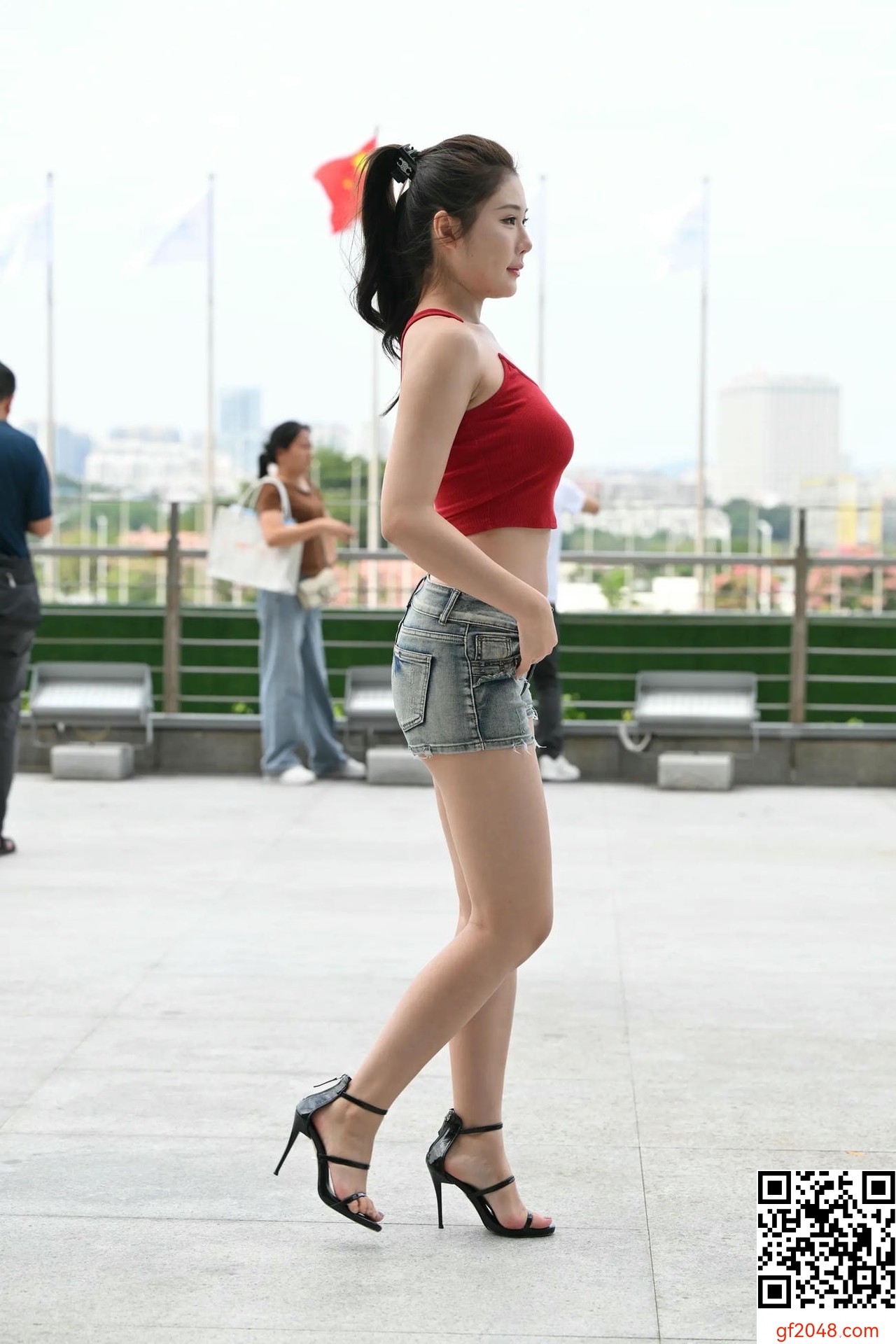 【網路收集系列】熱褲美腿美足美女【60P】