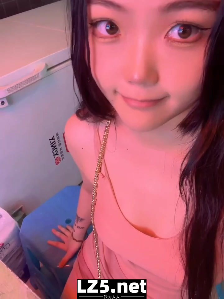 外表清純的反差婊  (21P)
