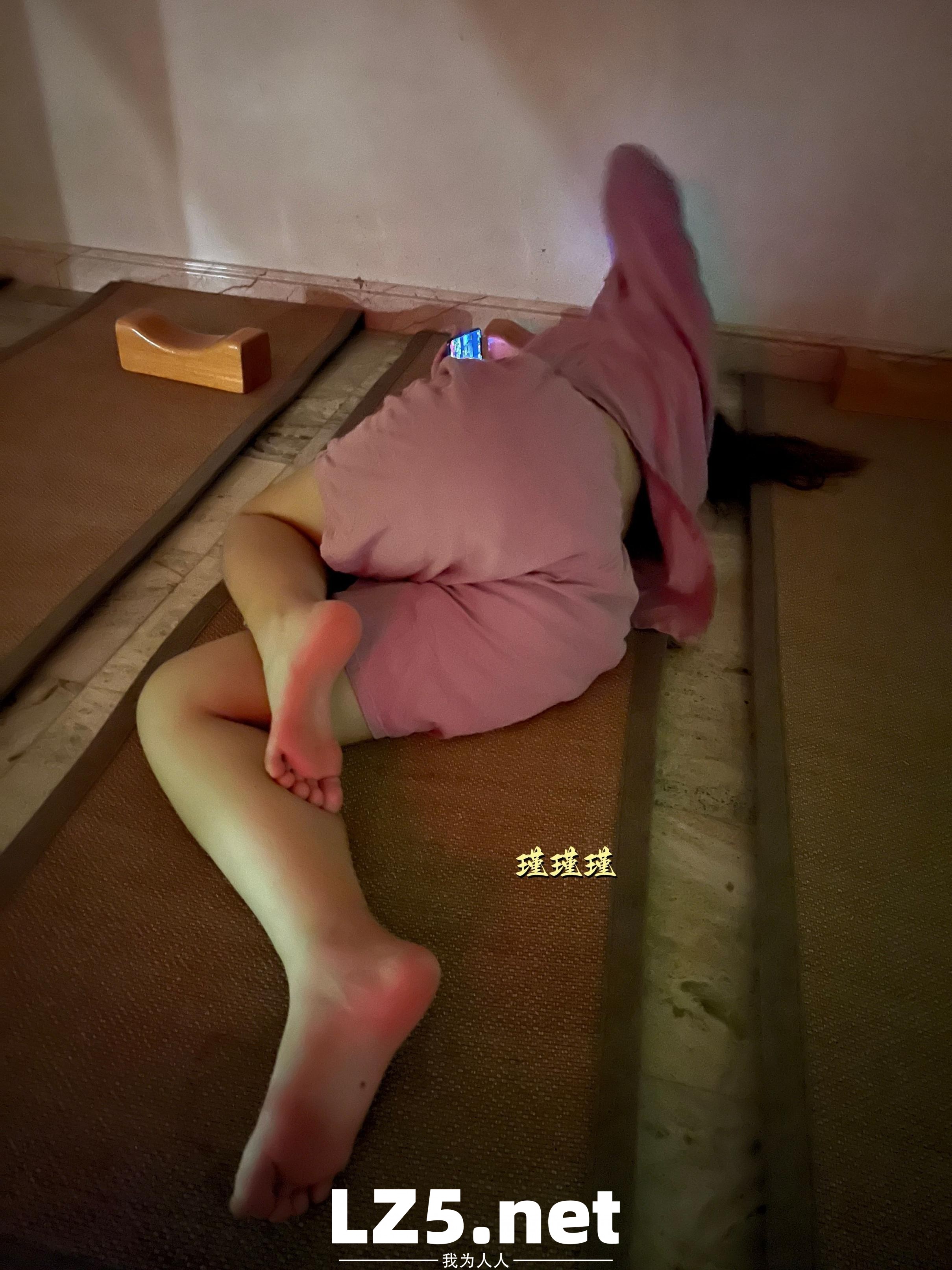 [原创] 1024粉丝见面 洗浴汗蒸房露出（下帖会发活动照片） [21P]