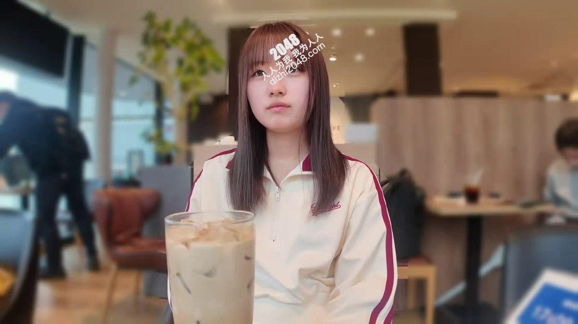 黑发白皮嫩妹【24P】
