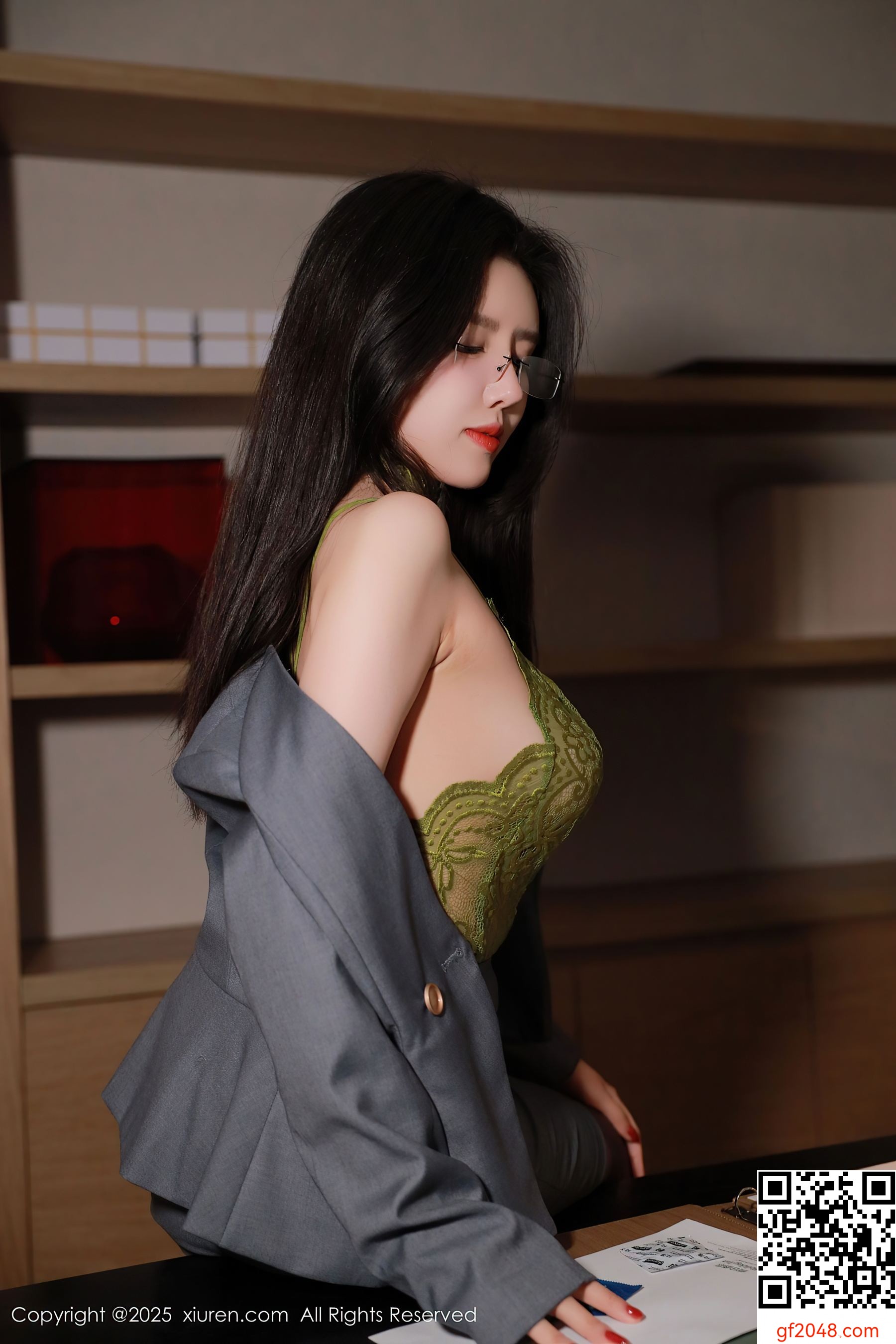 [XiuRen秀人网] No.10119 唐翩翩 OL服饰